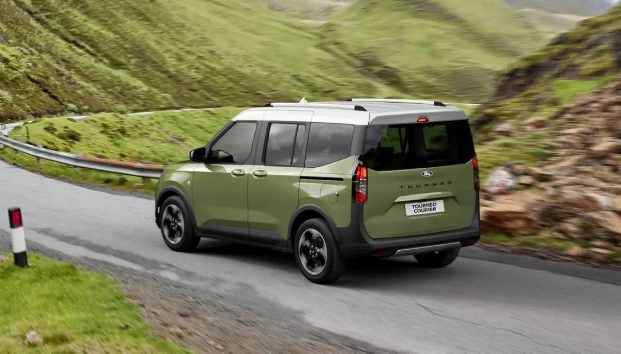 Ford Tourneo Courier Araç Kiralama